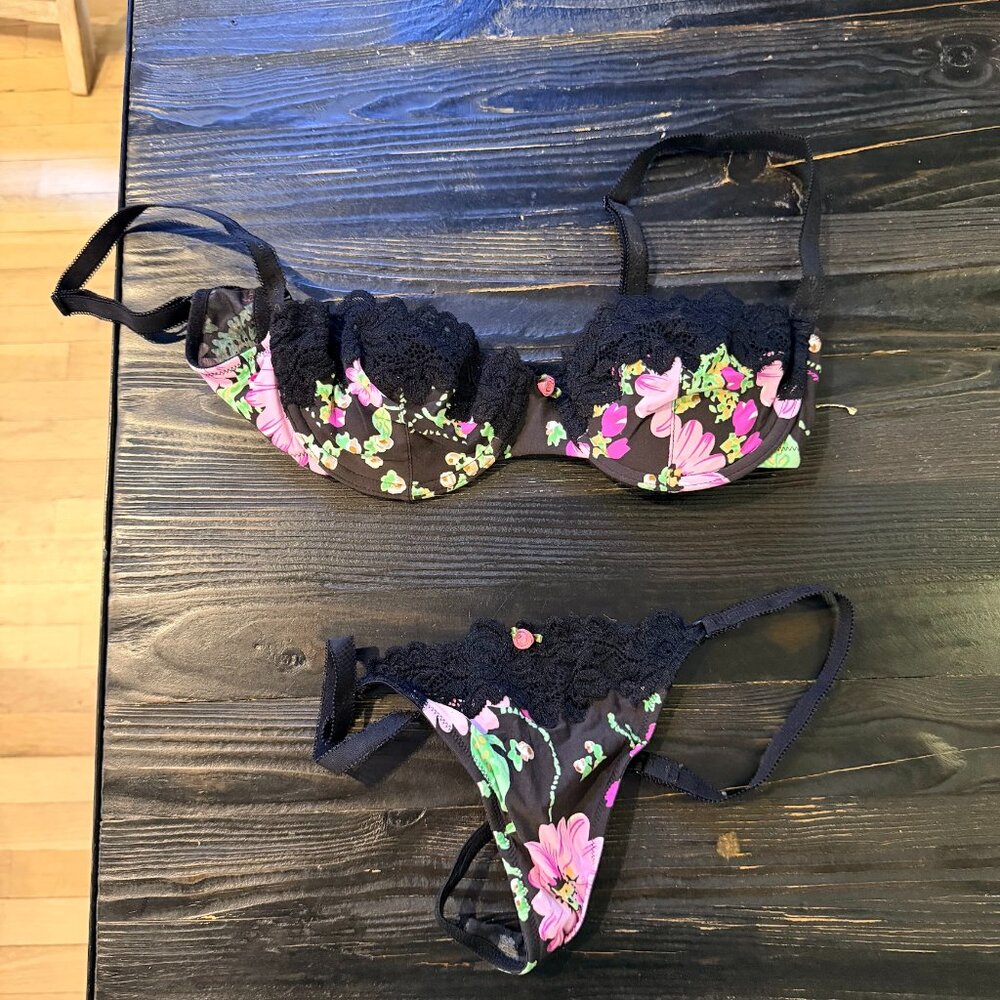 NEW NEVER WORN | Dolce&Gabbana Floral Lace Bra & Thong Set | Black/Pink Lingerie